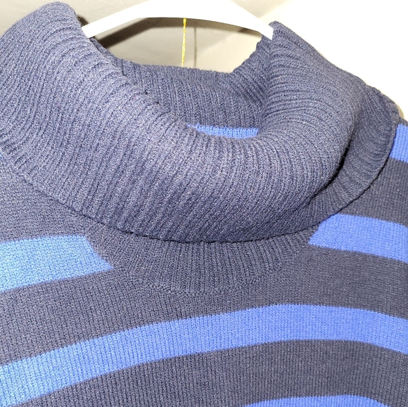 Gap cowl neck striped sweater, women's size large. NWOT. - Picture 8 of 9